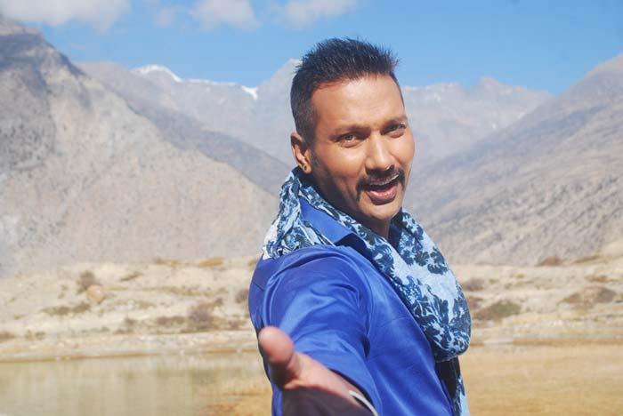 लोकदोहोरी भिडियोमा निखिल उप्रेती : रहर की वाध्यता ?