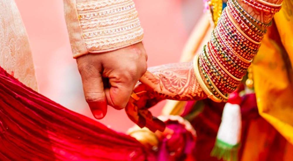 लकडाउनमा श्रीमती माइतीमै फसिन्, यता श्रीमानले प्रेमिकासँग बिहे गरे