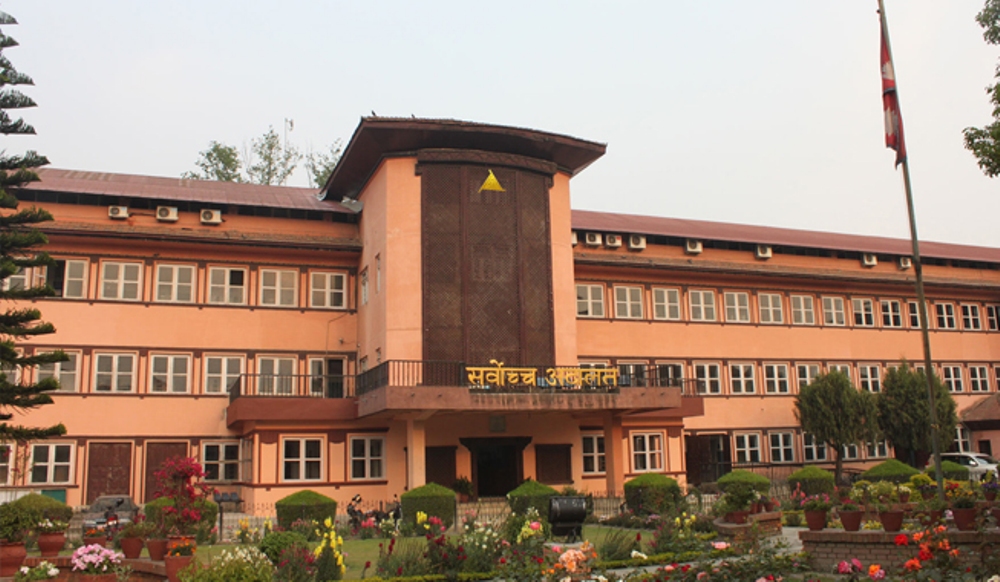कक्षा ११ र १२ को नयाँ पाठ्यक्रम लागू नगर्न अन्तरिम आदेश