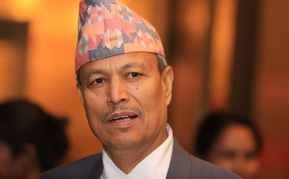 ओलीप्रति संकेत गर्दै रावलले भने – ‘हेलिकप्टर चढेर भाग्ने नेताको पछि नलाग्नुहोस्’