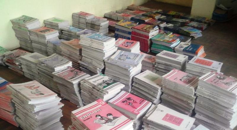 शैक्षिक सत्र सुरु, विद्यार्थीसँग छैन पुस्तक