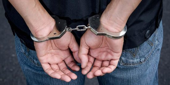 अवैध लागुऔषध चरेससहित २५ वर्षीय युवक पक्राउ