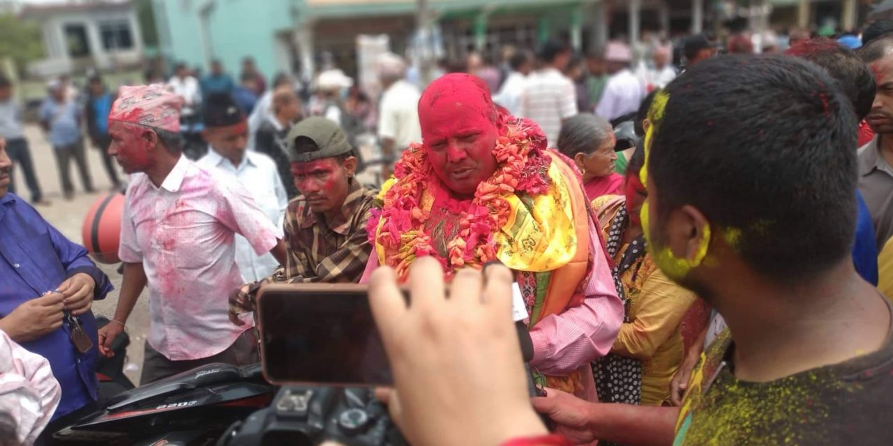 तुलसीपुर १६ को अध्यक्षमा स्वतन्त्र उम्मेदवार डिसी विजयी