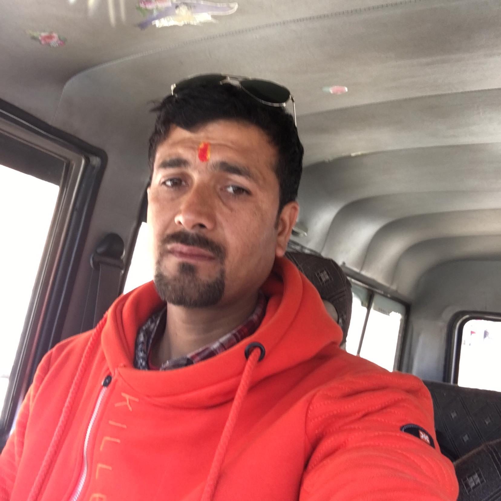 जिप चलाउँदै गरेका चालकलाई कुटपिट