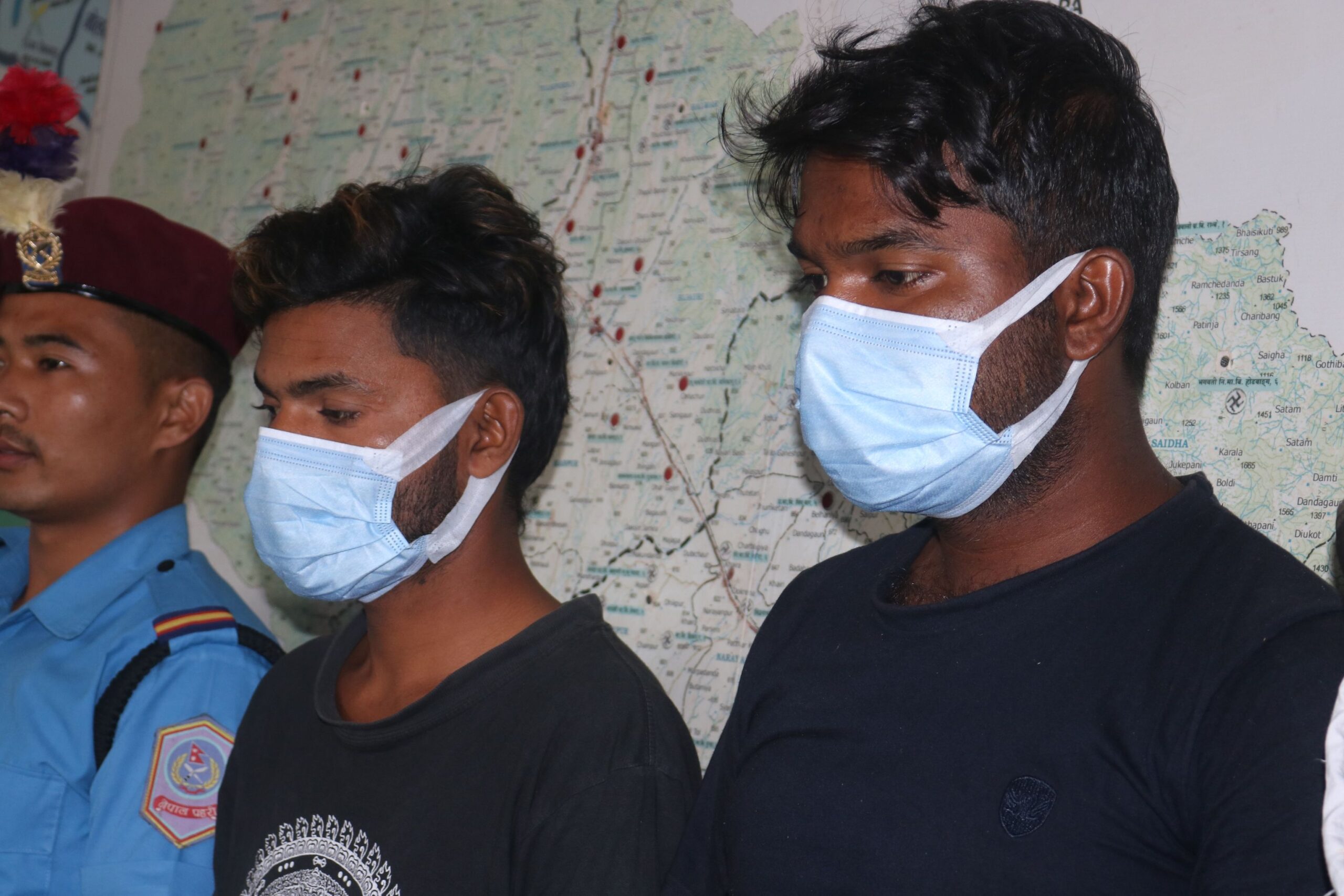 sp ओलीको एक्सन कडा, थोरै समयमा सफलता, दाङमा लागु औषध ब्राउन सुगर सहित २ युवा पक्राउ ।(भिडियो सहित)