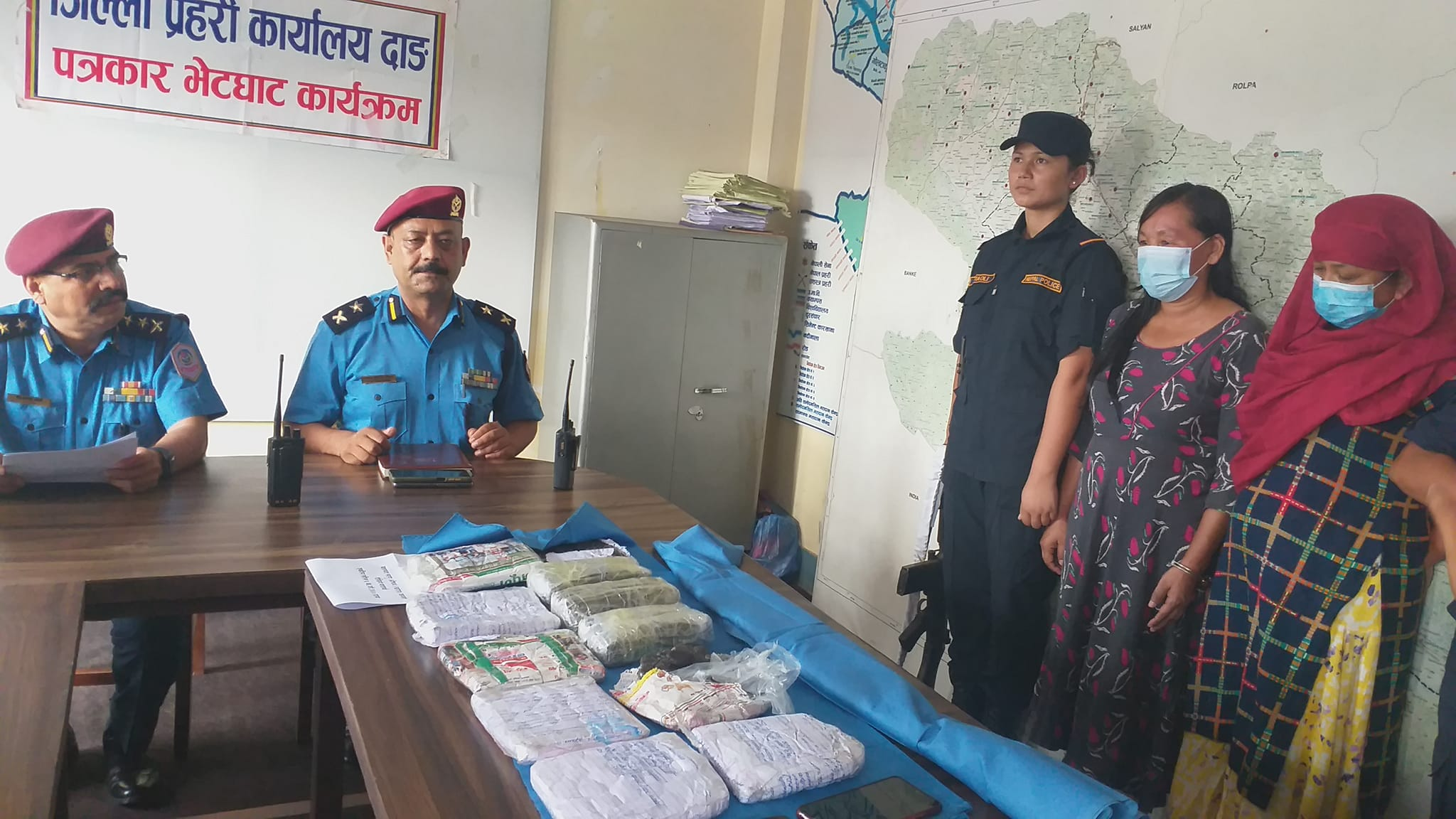 सवा ६ किलो लागु औषध सहित २ महिला पक्राउ (भिडियो सहित)