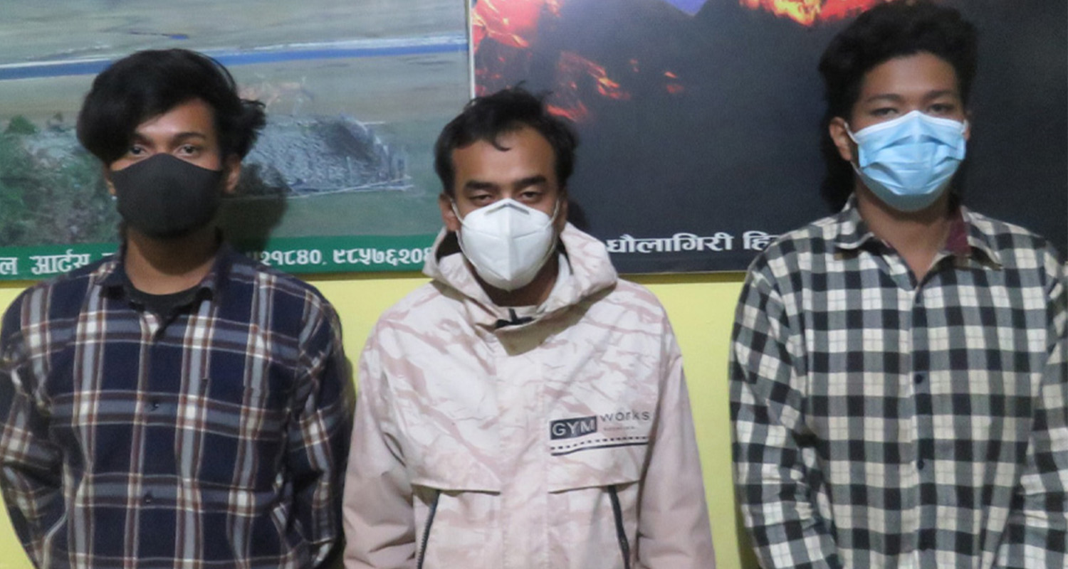 पर्वतका तीन किशोरी बागलुङ पुगेर बलात्कृत, तीन युवा पक्राउ