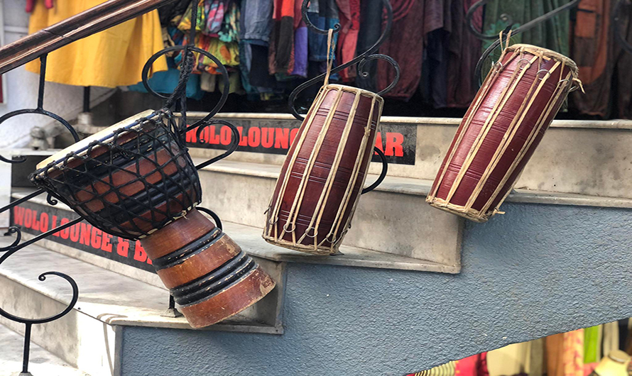 तिहार आयो, मादलको माग ह्वात्तै बढ्यो, बनाउन भ्याइनभ्याइ