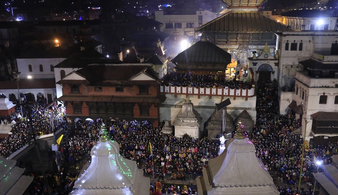 आज महाशिवरात्रि, भगवान् शिवको पूजा गरिँदै