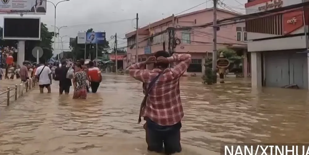 बाढीबाट म्यानमारमा हजारौँ मानिस विस्थापित