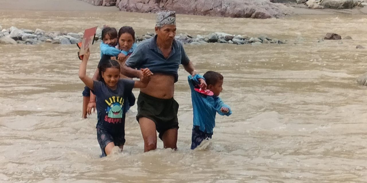 बाढीपहिरामा परी मृत्यु हुनेको संख्या २३३ पुग्यो, २२ जना बेपत्ता