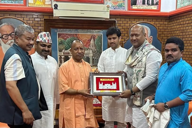 मधेश प्रदेशका मुख्यमन्त्री माननीय सतिशकुमार सिंह र भारतको उत्तरप्रदेशका मुख्यमन्त्री माननीय योगी आदित्यनाथजीसँग हिजो भेटघाट