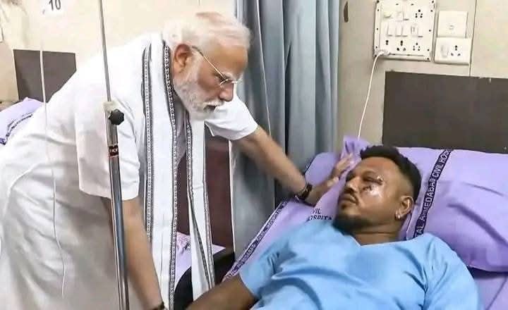 एयर इन्डिया विमान दु’र्घटनाबाट बाँचेका एक मात्र यात्रु रमेश विश्वास कुमारले भारतीय प्रधानमन्त्री नरेन्द्र मोदीलाई भने,