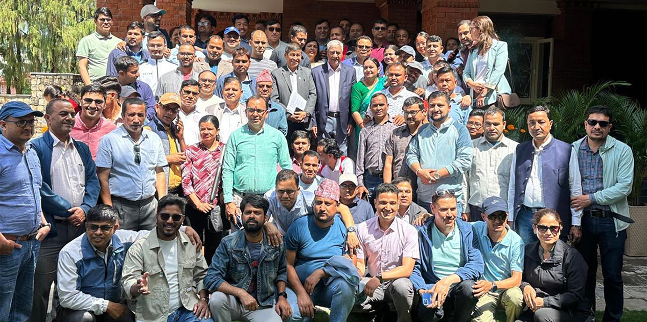 कर्मचारी युनियन देउवा निवासमा, १२ वर्ष पुगेकालाई एक तह बढुवाको माग