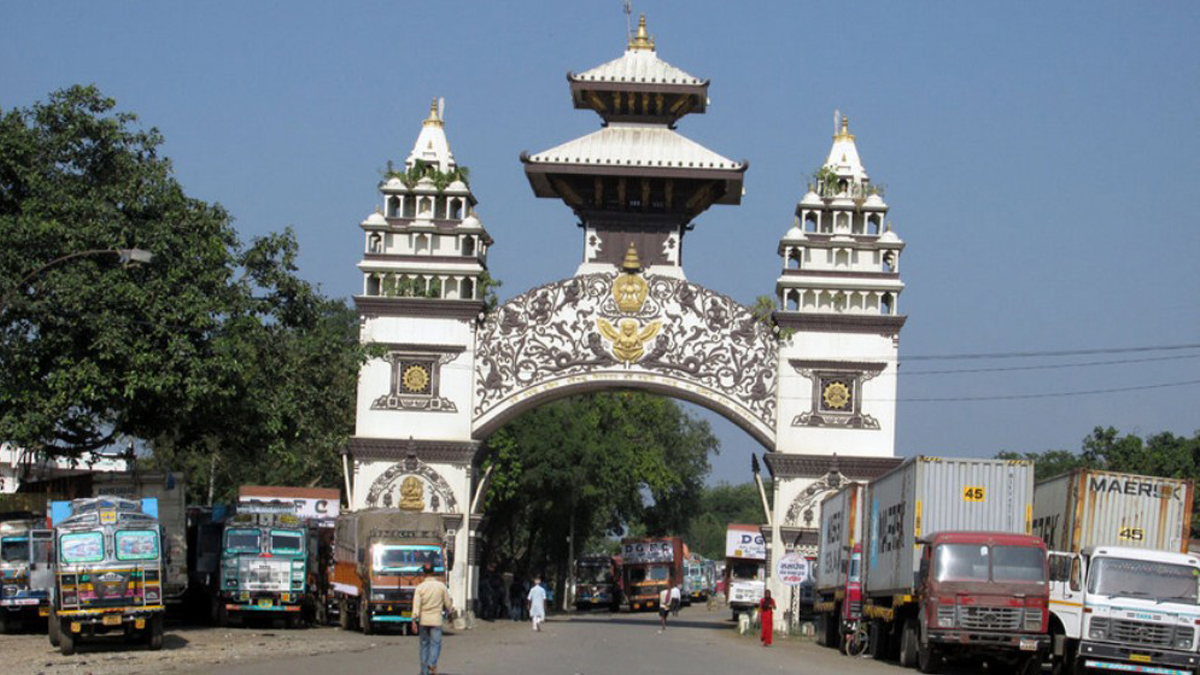 वीरगञ्ज नाकाबाट दुई खर्ब ८४ अर्बका सामान भित्रिए