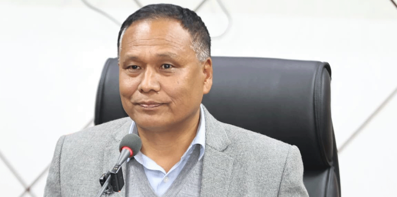 कुलमान घिसिङले गरे काठमाडौं-३ बाट उमेदवारी दर्ता