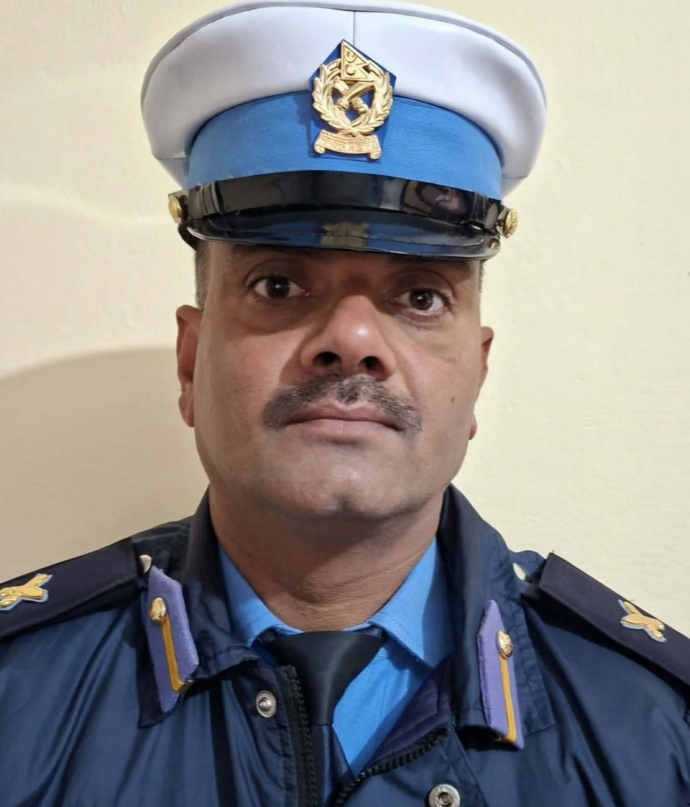 सिरहाका ट्राफिक प्रमुख प्रहरी निरीक्षक सालिकराम  तिमिल्सिना बने {बेस्ट ट्राफिक पुलिस अफ द मन्थ}   पुस महिनाको उत्कृष्ट प्रहरी घोषित