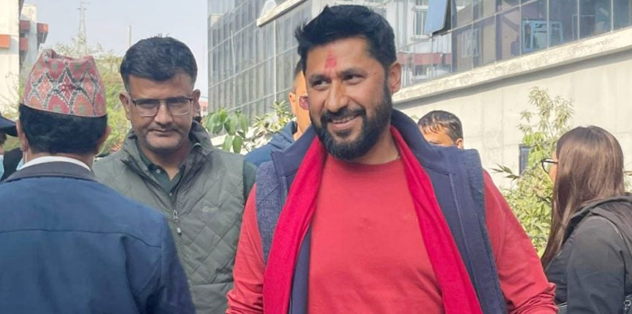तारिख बुझ्न काठमाडौँ जिल्ला अदालत पुगे रवि लामिछाने