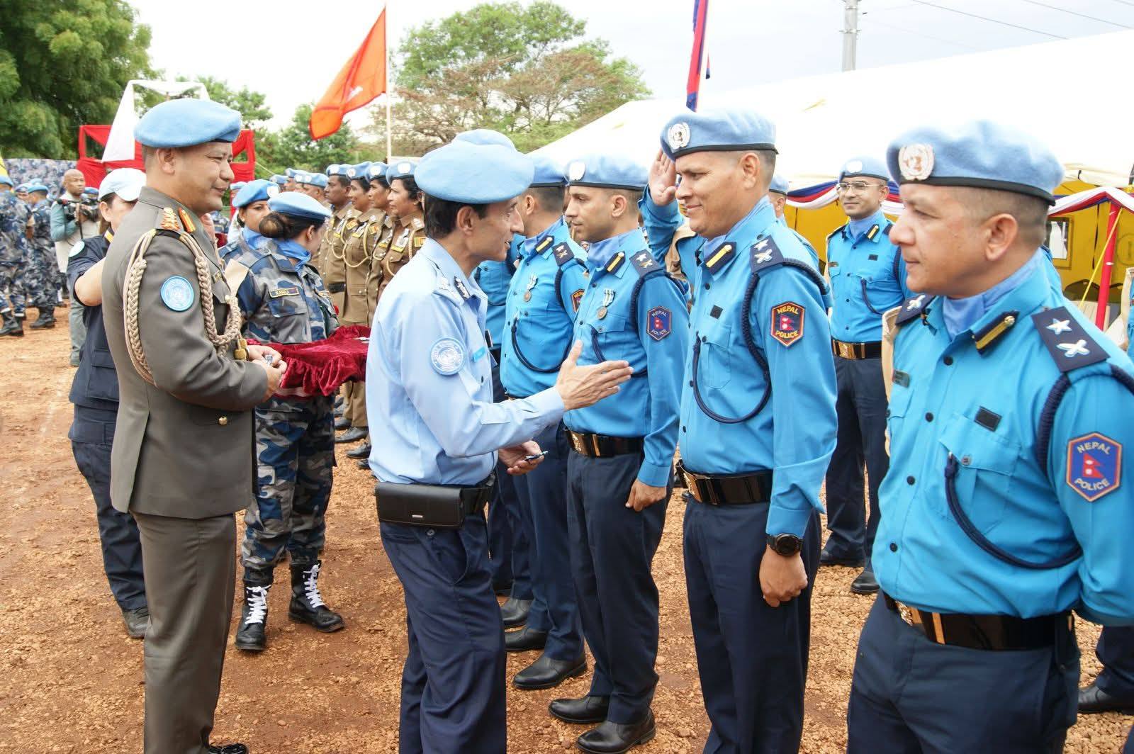 UNMISS मिशनमा खटिएका प्रहरी अधिकृतहरू UN Medal ग्रहण गर्दै