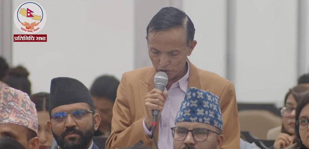 किसानले रासायनिक मलको लागि याचना गर्नुपर्ने नियति नदोहोरियोस् : सांसद पाठक