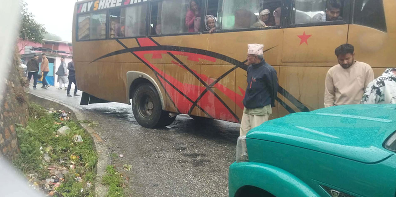 सुदूरपश्चिमका वनमन्त्री सवार गाडी दुर्घटनामा