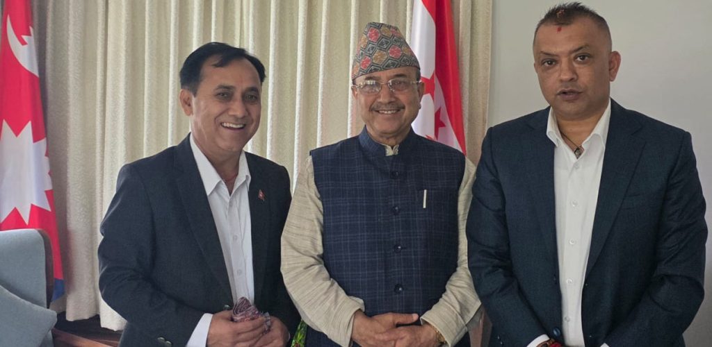 गगन थापा र पूर्णबहादुर खड्काबीच गल्फुटारमा डेढ घण्टा भेटवार्ता