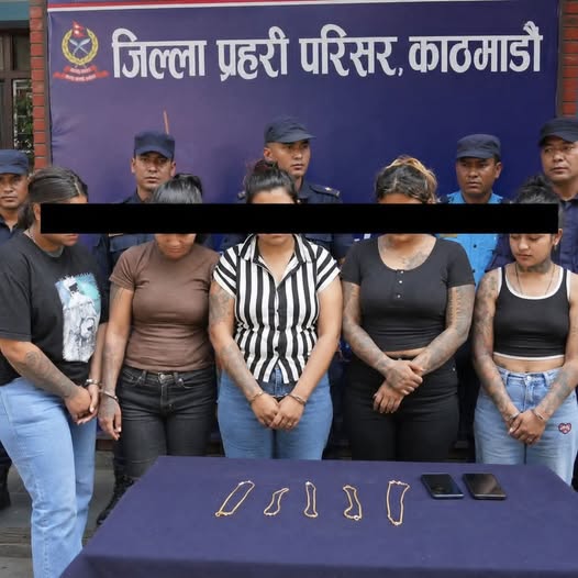 घाँटीबाटै सुनको सिक्री लु टेर भाग्थे प्रहरिले ५ जना भारतीय महिला रंगेहात पक्राउ