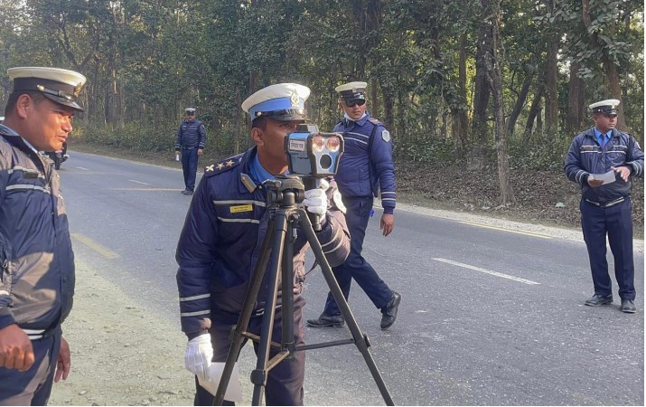 चौबीस घण्टाभित्र २४ सय बढी सवारीचालक कारबाहीमा