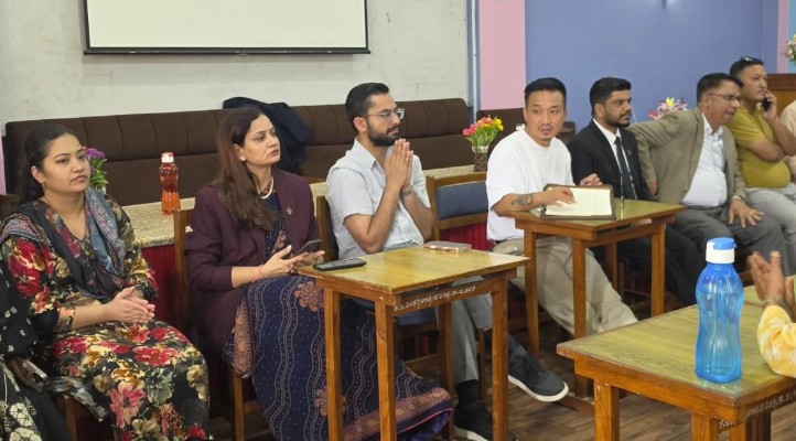 गृहमन्त्रीसहित छ मन्त्री पुगे होल्डिङ सेन्टरमा