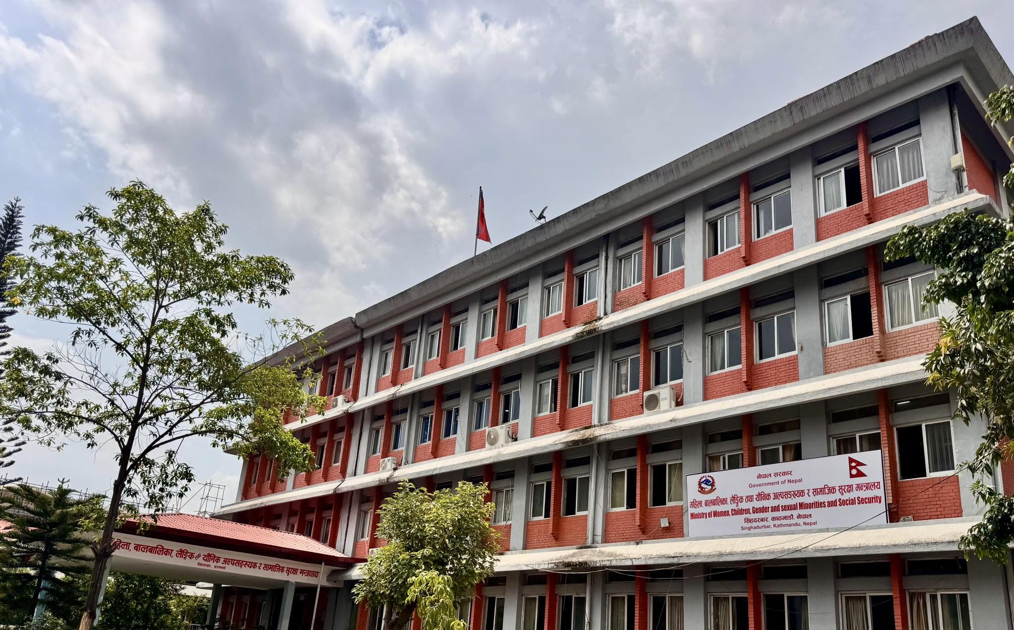 नेपाली सेनामा भर्ना गराइदिन्छु भन्दै ठगी गर्ने व्यक्ति पक्राउ