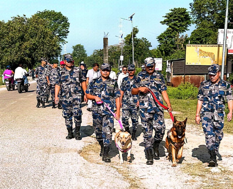 कञ्चनपुरको गड्डाचौकी सीमा नाकामा तालिम प्राप्त डग (K-9) सहित सशस्त्र प्रहरी बल, नेपालको निगरानी विस्तार